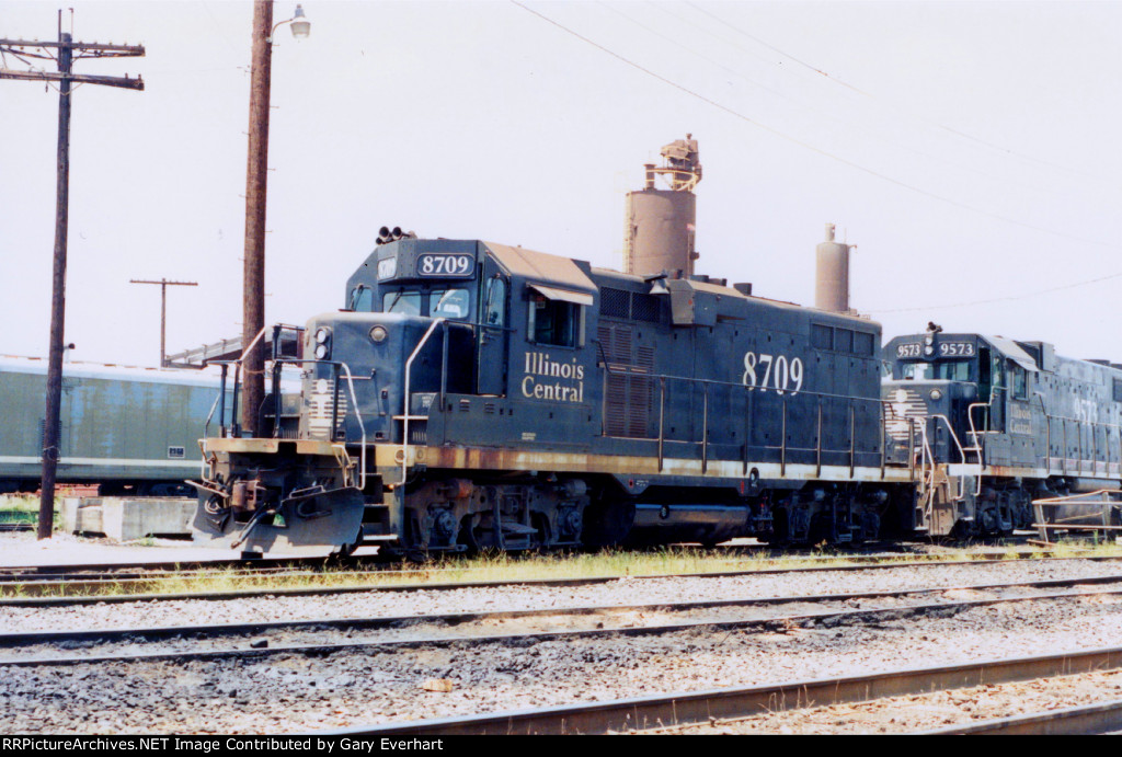 IC GP11 #8709 - Illinois Central